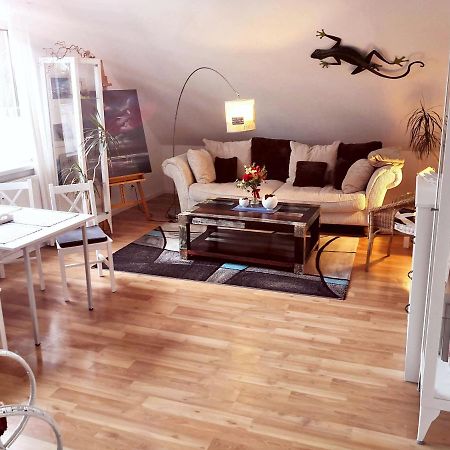 Kuenstler Ferienwohnung 3 Zimmer Kueche Bad Zentrale Lage Wulsbuttel Ngoại thất bức ảnh