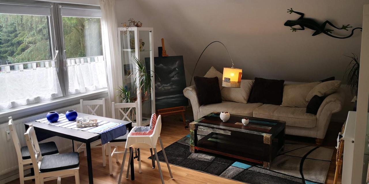 Kuenstler Ferienwohnung 3 Zimmer Kueche Bad Zentrale Lage Wulsbuttel Ngoại thất bức ảnh