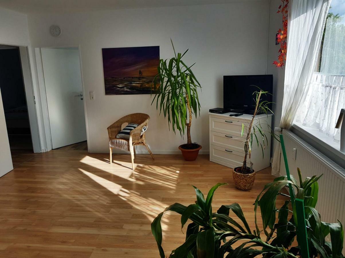 Kuenstler Ferienwohnung 3 Zimmer Kueche Bad Zentrale Lage Wulsbuttel Ngoại thất bức ảnh