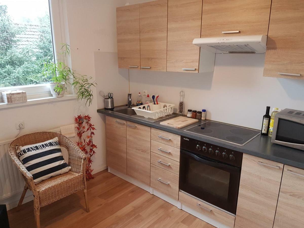 Kuenstler Ferienwohnung 3 Zimmer Kueche Bad Zentrale Lage Wulsbuttel Ngoại thất bức ảnh