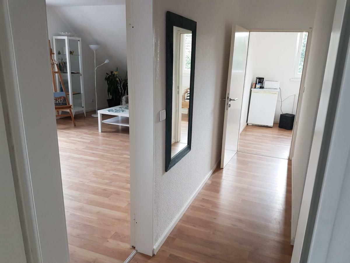 Kuenstler Ferienwohnung 3 Zimmer Kueche Bad Zentrale Lage Wulsbuttel Ngoại thất bức ảnh